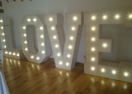 5ft LOVE at Skylarks