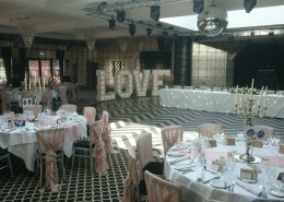 5ft LOVE in gatsby at old thorns country club