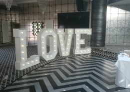 5ft vintage love at old thorns